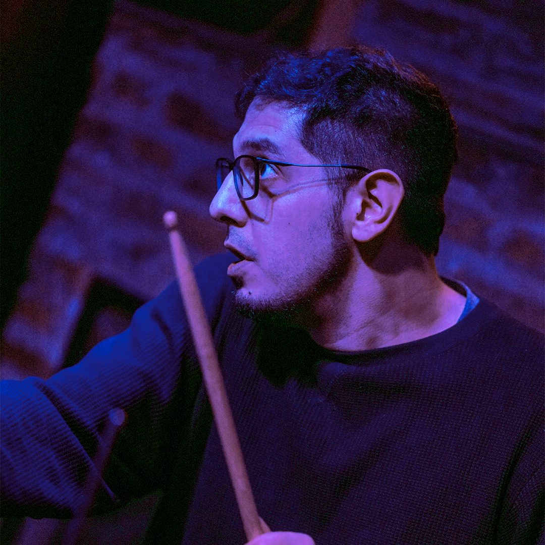 Baterista de Golden Groove en vivo